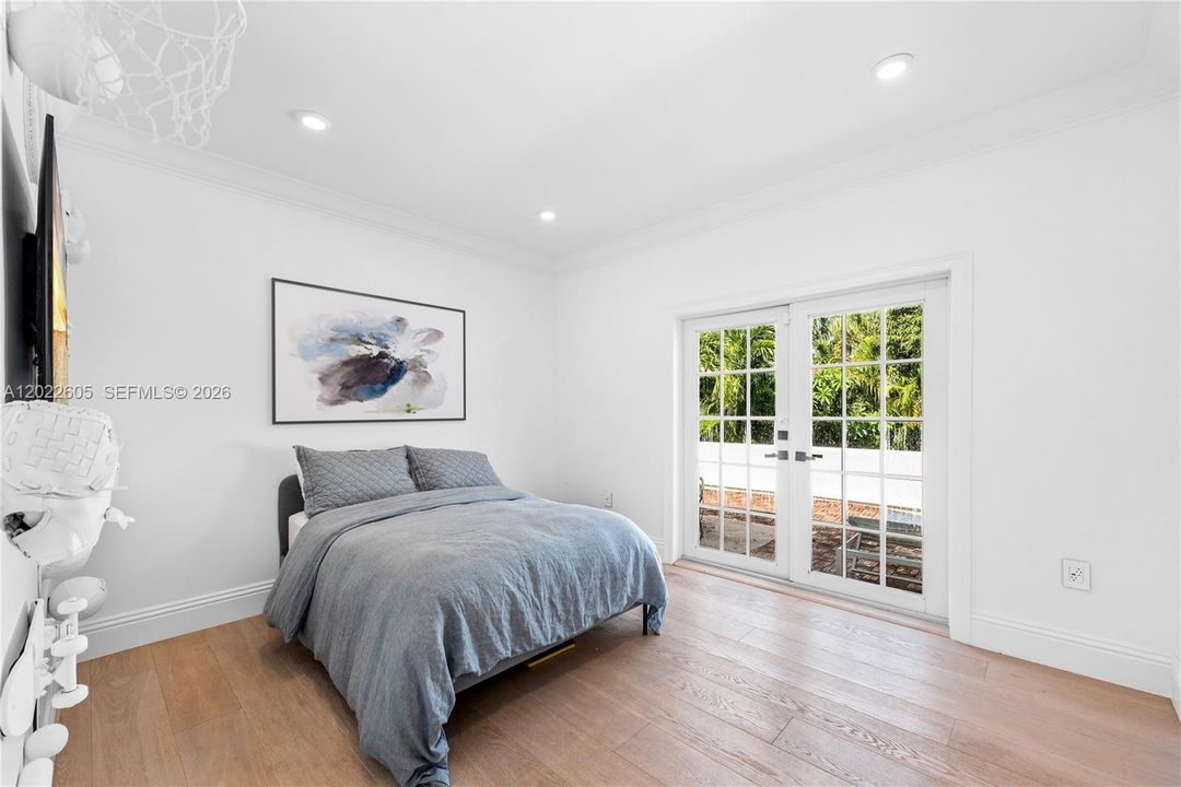 For Rent: $26,000 (4 beds, 3 baths, 3140 Square Feet)
