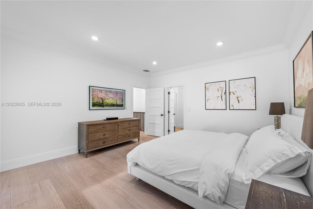 For Rent: $26,000 (4 beds, 3 baths, 3140 Square Feet)