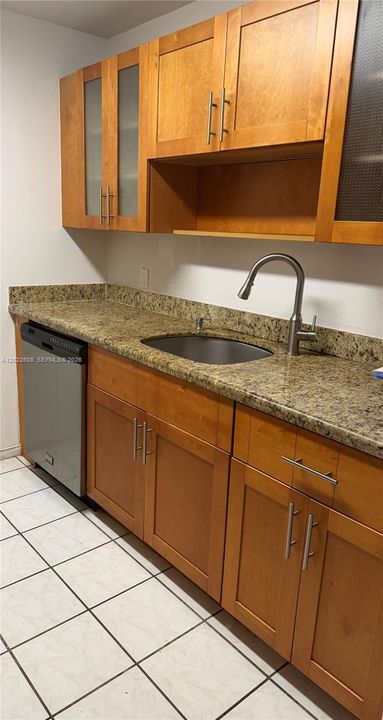 В аренду: $1,550 (1 спален, 1 ванн, 811 Квадратных фут)