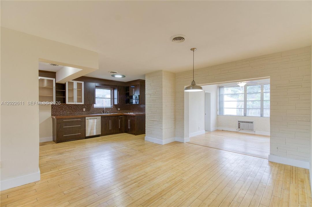 На продажу: $499,900 (3 спален, 2 ванн, 1328 Квадратных фут)