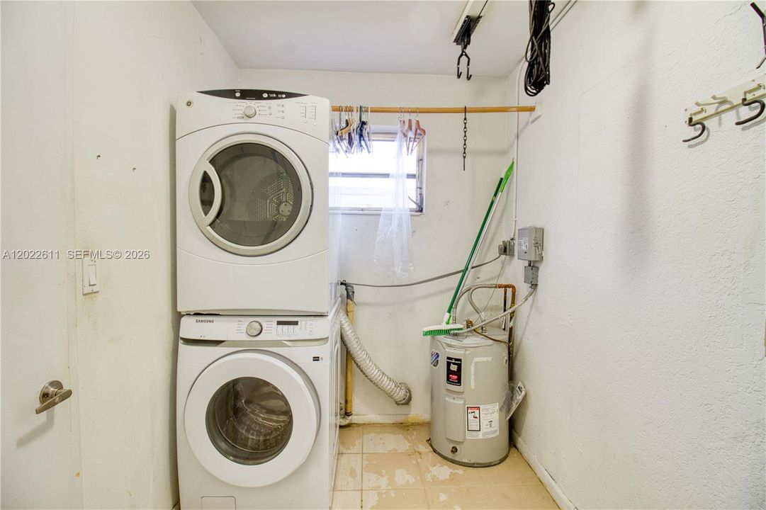 На продажу: $499,900 (3 спален, 2 ванн, 1328 Квадратных фут)