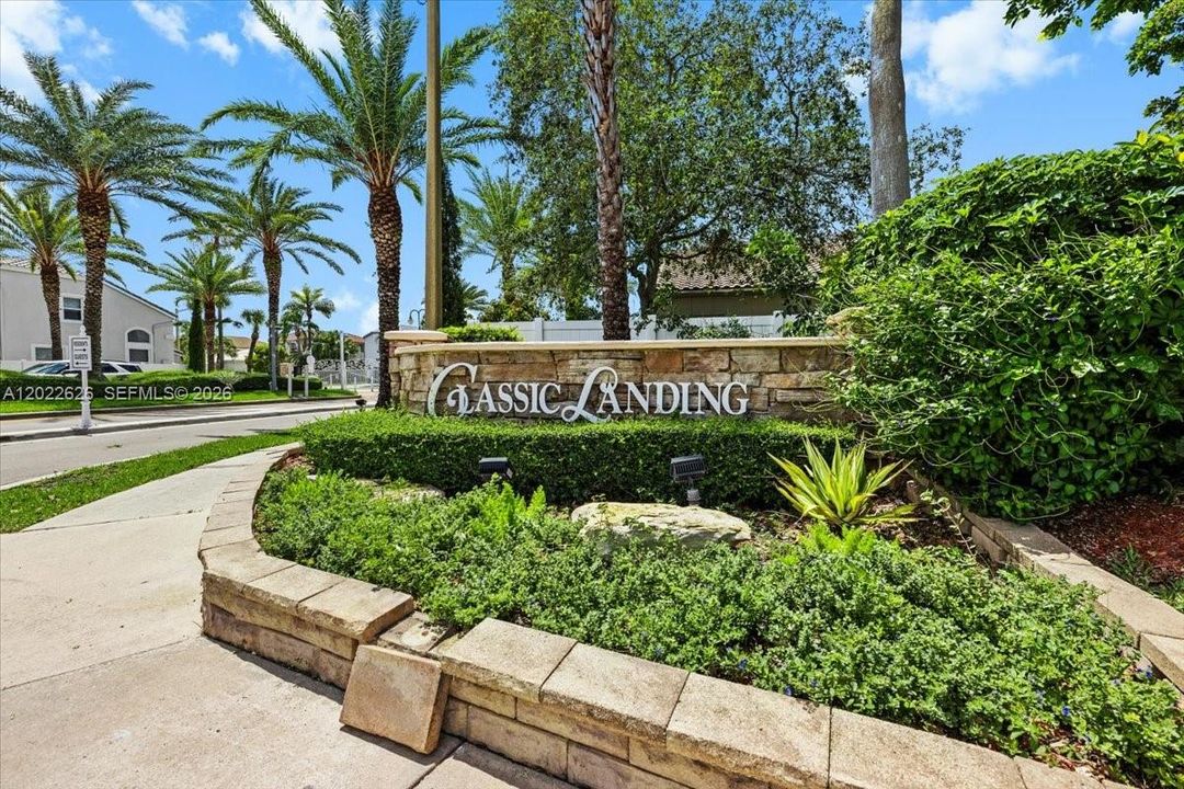 For Sale: $849,000 (5 beds, 3 baths, 3260 Square Feet)