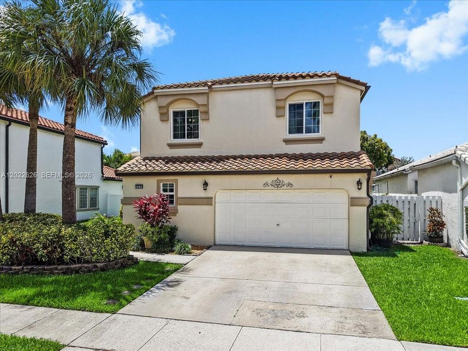 For Sale: $849,000 (5 beds, 3 baths, 3260 Square Feet)