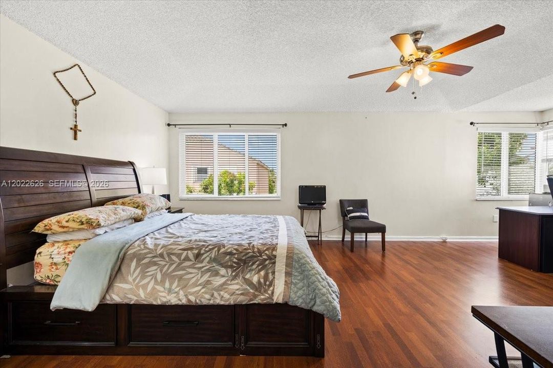 For Sale: $849,000 (5 beds, 3 baths, 3260 Square Feet)