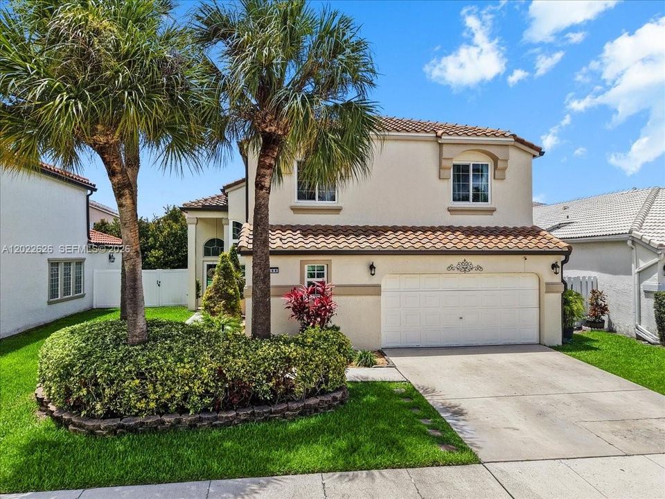 For Sale: $849,000 (5 beds, 3 baths, 3260 Square Feet)