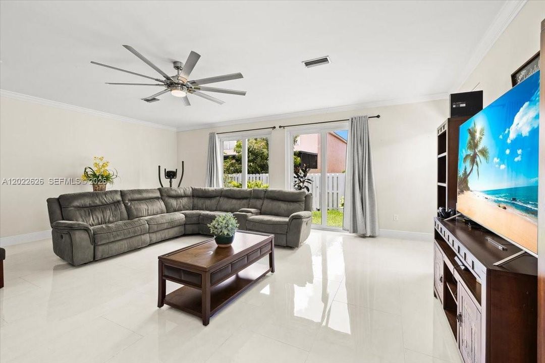 For Sale: $849,000 (5 beds, 3 baths, 3260 Square Feet)