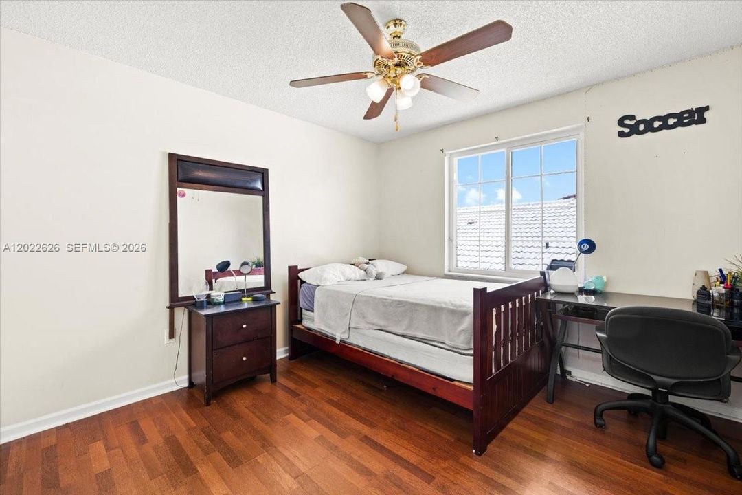 For Sale: $849,000 (5 beds, 3 baths, 3260 Square Feet)