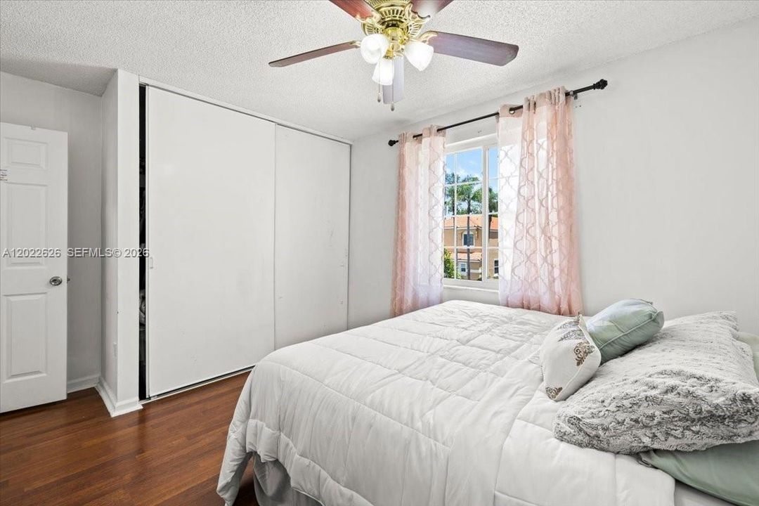 For Sale: $849,000 (5 beds, 3 baths, 3260 Square Feet)
