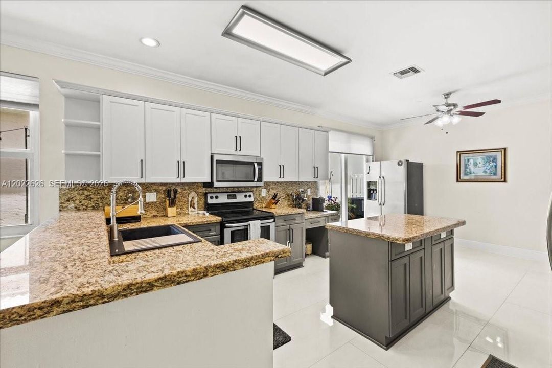 For Sale: $849,000 (5 beds, 3 baths, 3260 Square Feet)