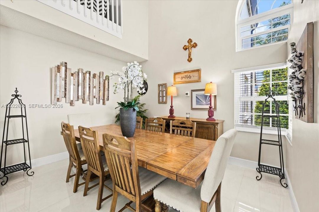 For Sale: $849,000 (5 beds, 3 baths, 3260 Square Feet)