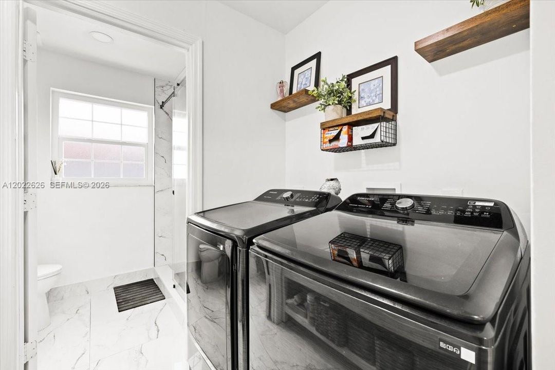 For Sale: $849,000 (5 beds, 3 baths, 3260 Square Feet)