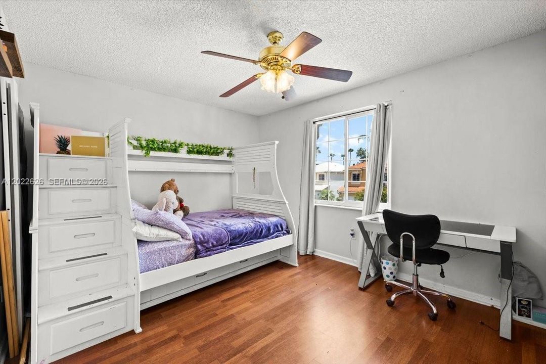 For Sale: $849,000 (5 beds, 3 baths, 3260 Square Feet)