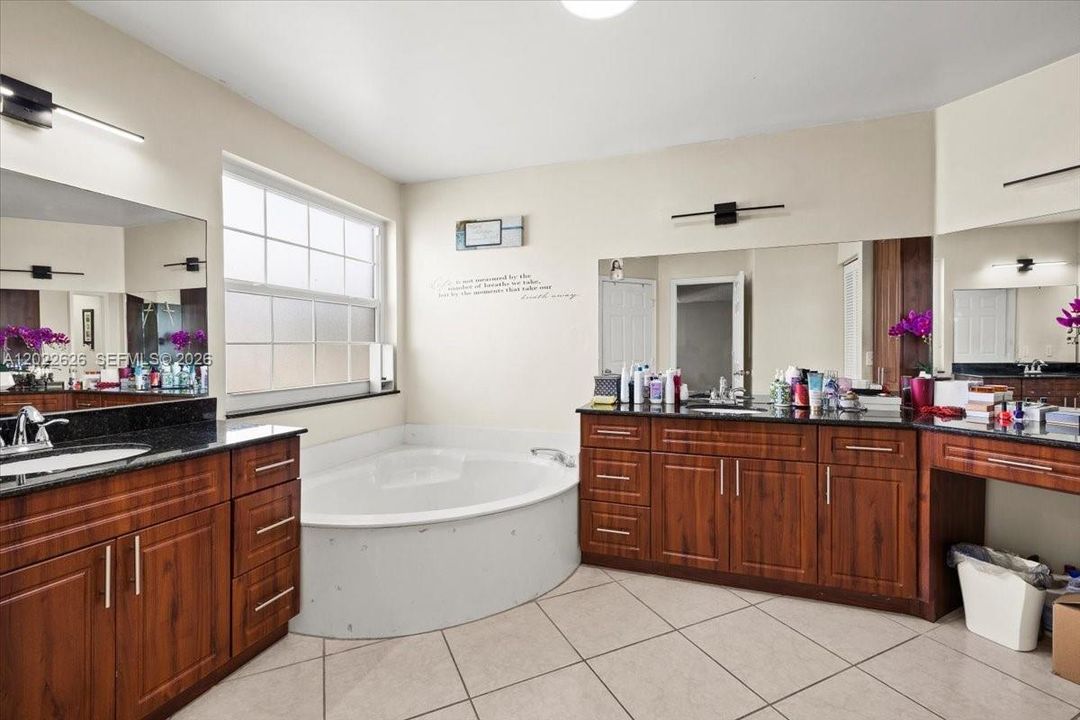 For Sale: $849,000 (5 beds, 3 baths, 3260 Square Feet)