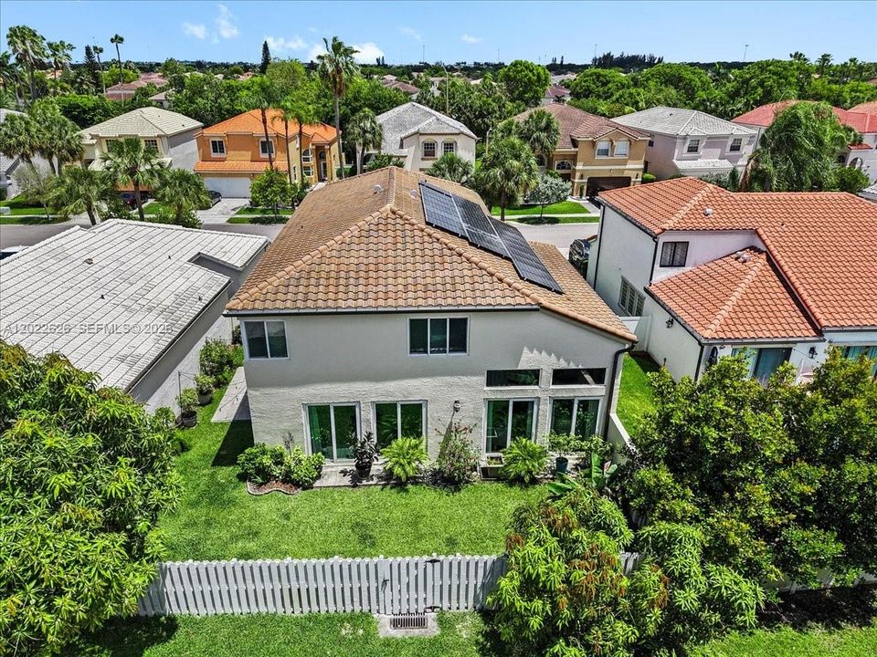 For Sale: $849,000 (5 beds, 3 baths, 3260 Square Feet)