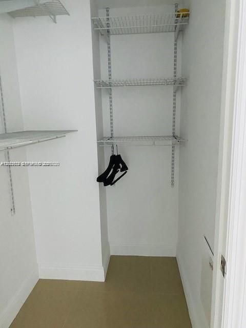 For Sale: $410,000 (1 beds, 1 baths, 780 Square Feet)