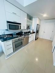 For Sale: $410,000 (1 beds, 1 baths, 780 Square Feet)