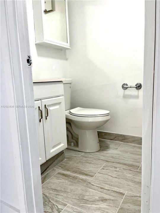 For Sale: $236,000 (2 beds, 2 baths, 870 Square Feet)