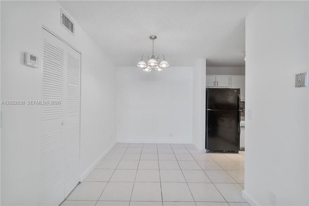 For Sale: $236,000 (2 beds, 2 baths, 870 Square Feet)