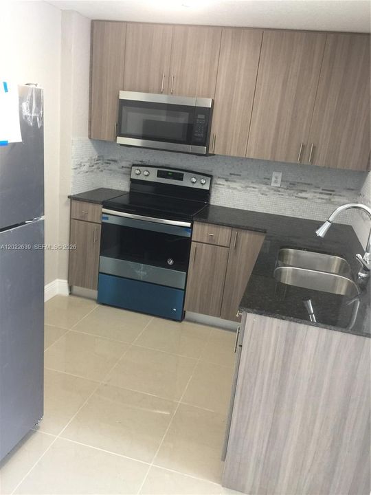 В аренду: $1,750 (1 спален, 1 ванн, 699 Квадратных фут)