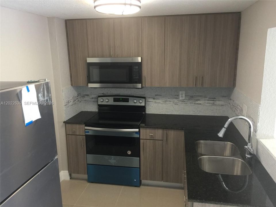 В аренду: $1,750 (1 спален, 1 ванн, 699 Квадратных фут)