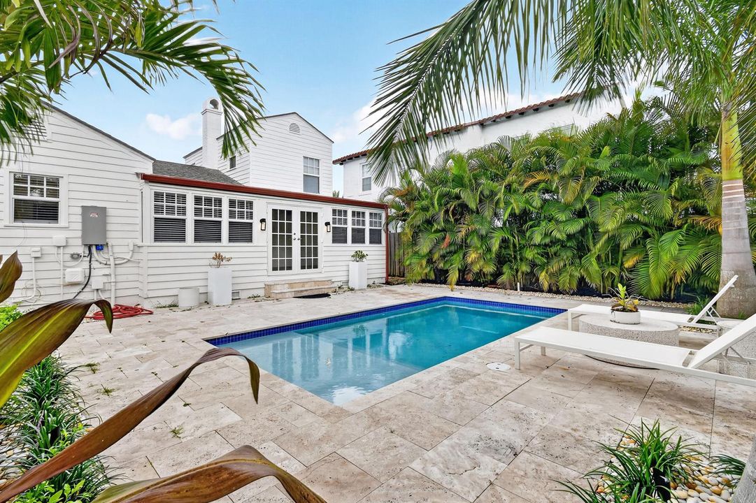 236GreymonDr(51)