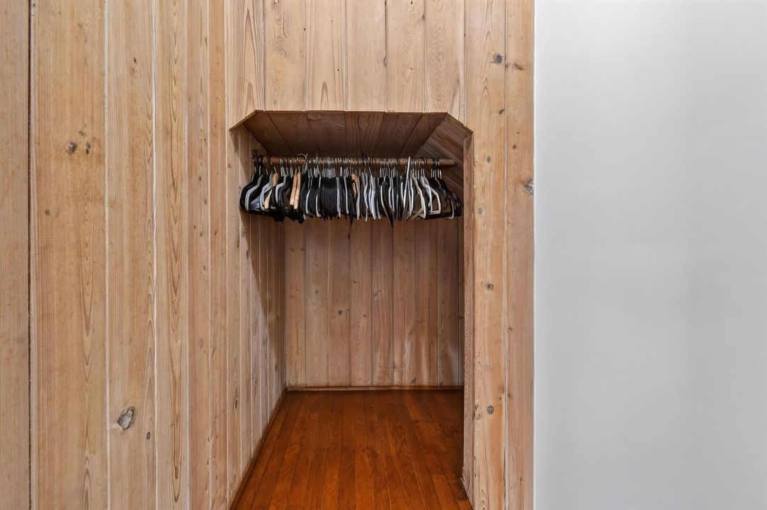 236GreymonDr(39)