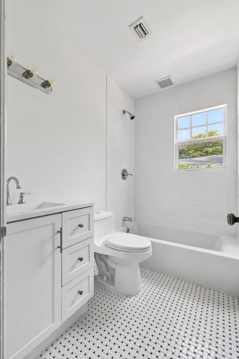 236GreymonDr(34)