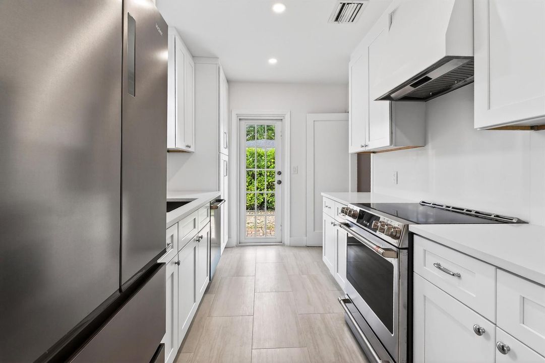 236GreymonDr(25)