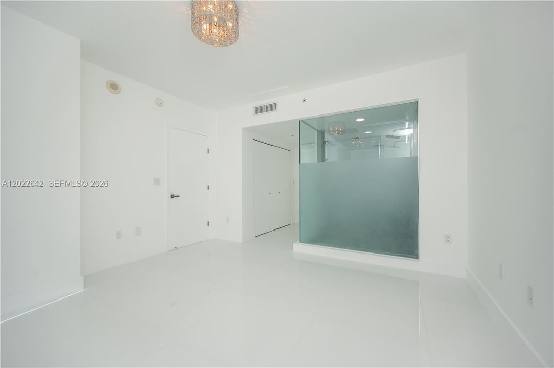 Под контрактом: $3,950 (2 спален, 2 ванн, 1118 Квадратных фут)