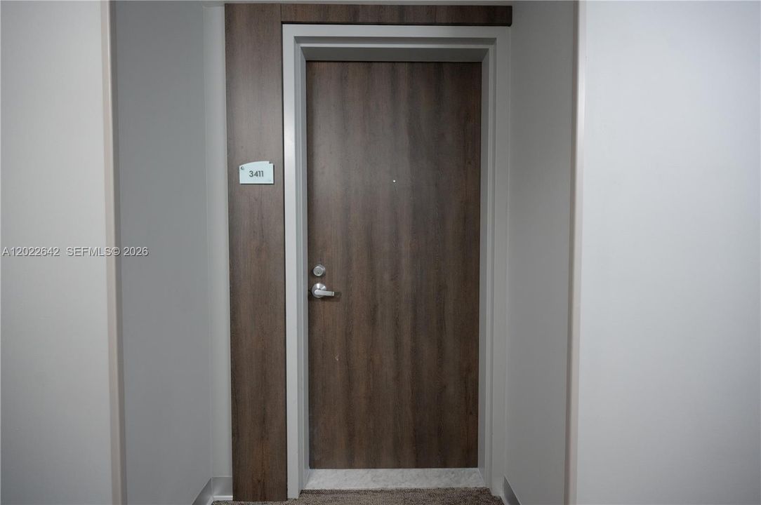 Под контрактом: $3,950 (2 спален, 2 ванн, 1118 Квадратных фут)