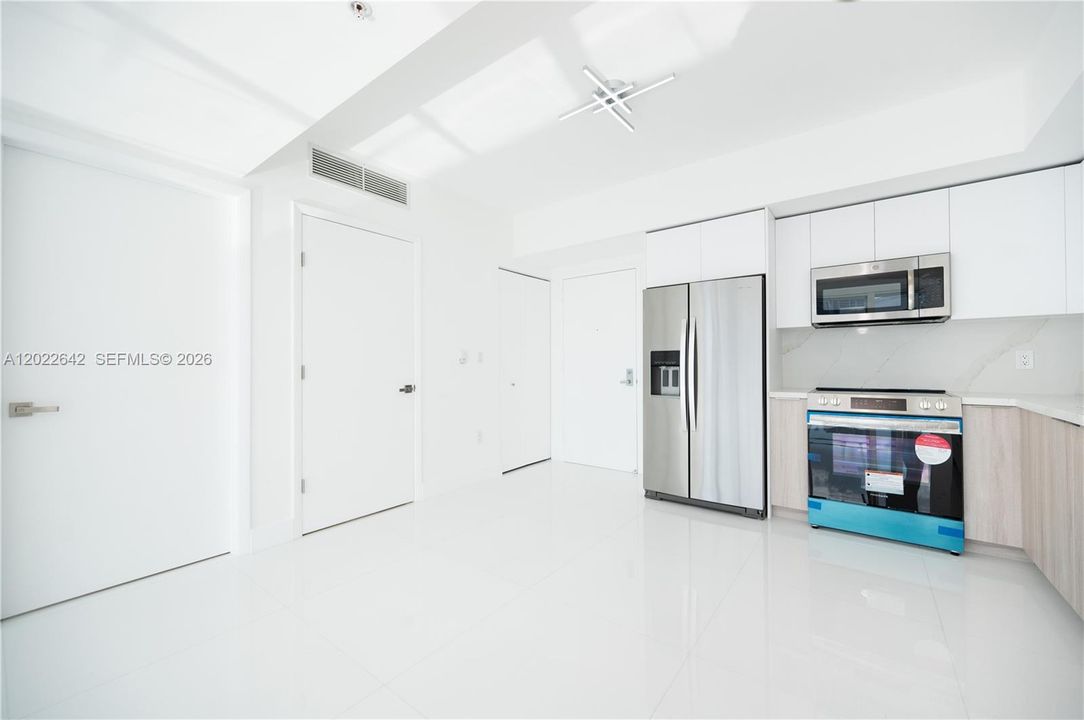 Под контрактом: $3,950 (2 спален, 2 ванн, 1118 Квадратных фут)