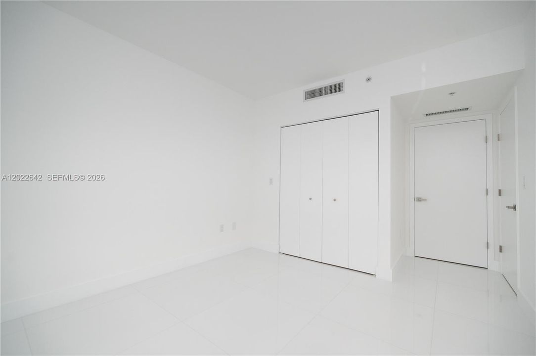 Под контрактом: $3,950 (2 спален, 2 ванн, 1118 Квадратных фут)
