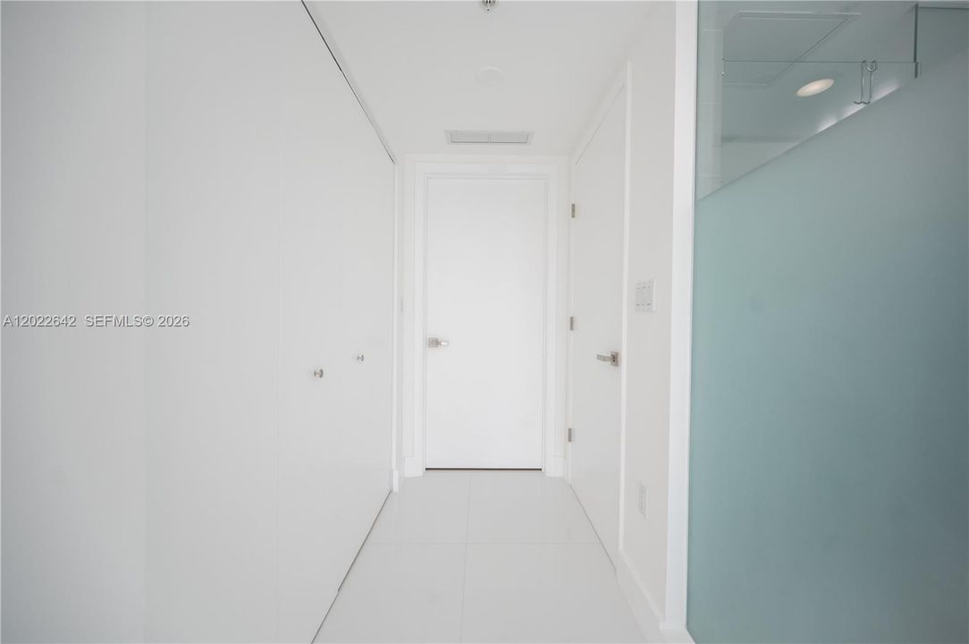 Под контрактом: $3,950 (2 спален, 2 ванн, 1118 Квадратных фут)