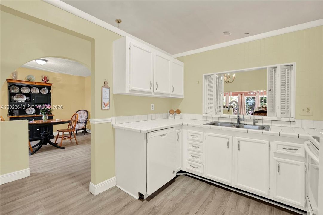 For Sale: $559,900 (3 beds, 2 baths, 1612 Square Feet)