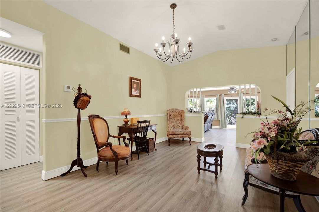 For Sale: $559,900 (3 beds, 2 baths, 1612 Square Feet)