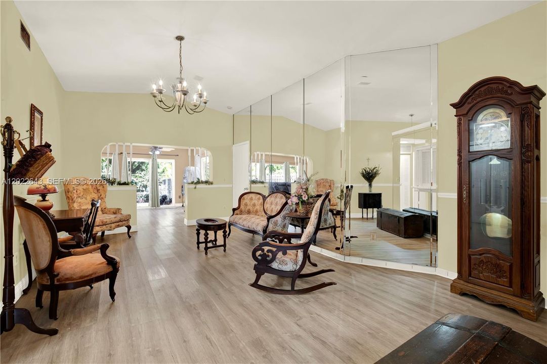 For Sale: $559,900 (3 beds, 2 baths, 1612 Square Feet)
