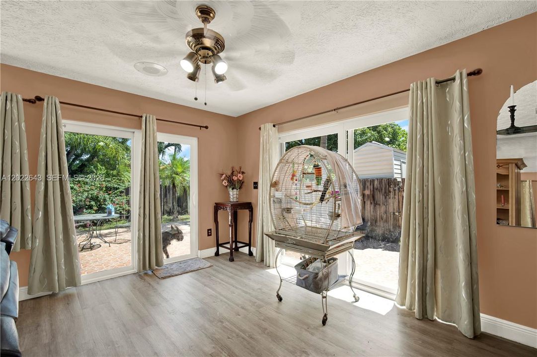 For Sale: $559,900 (3 beds, 2 baths, 1612 Square Feet)