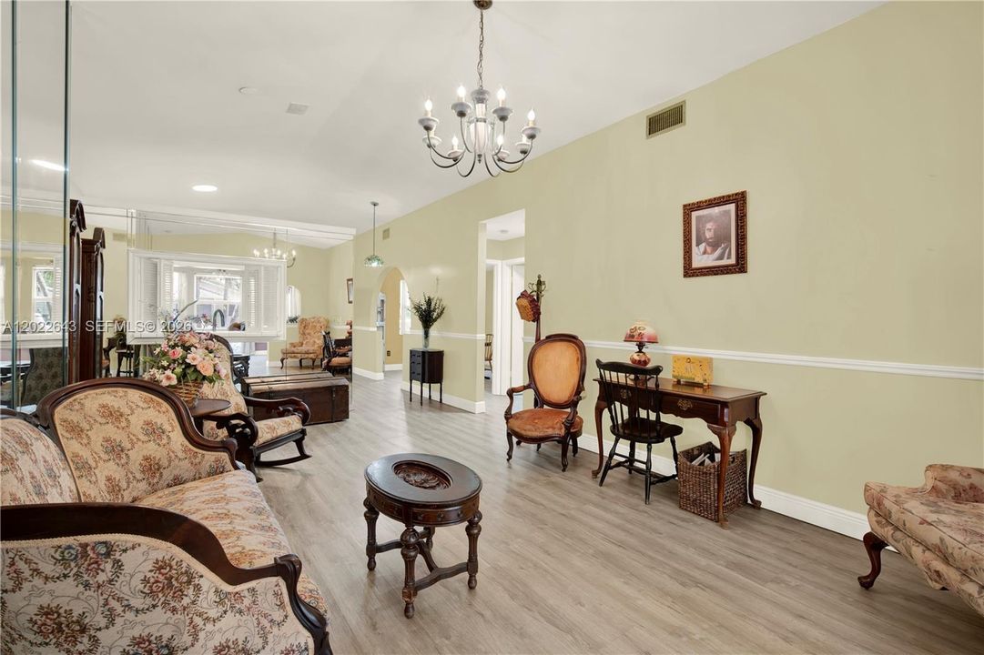 For Sale: $559,900 (3 beds, 2 baths, 1612 Square Feet)
