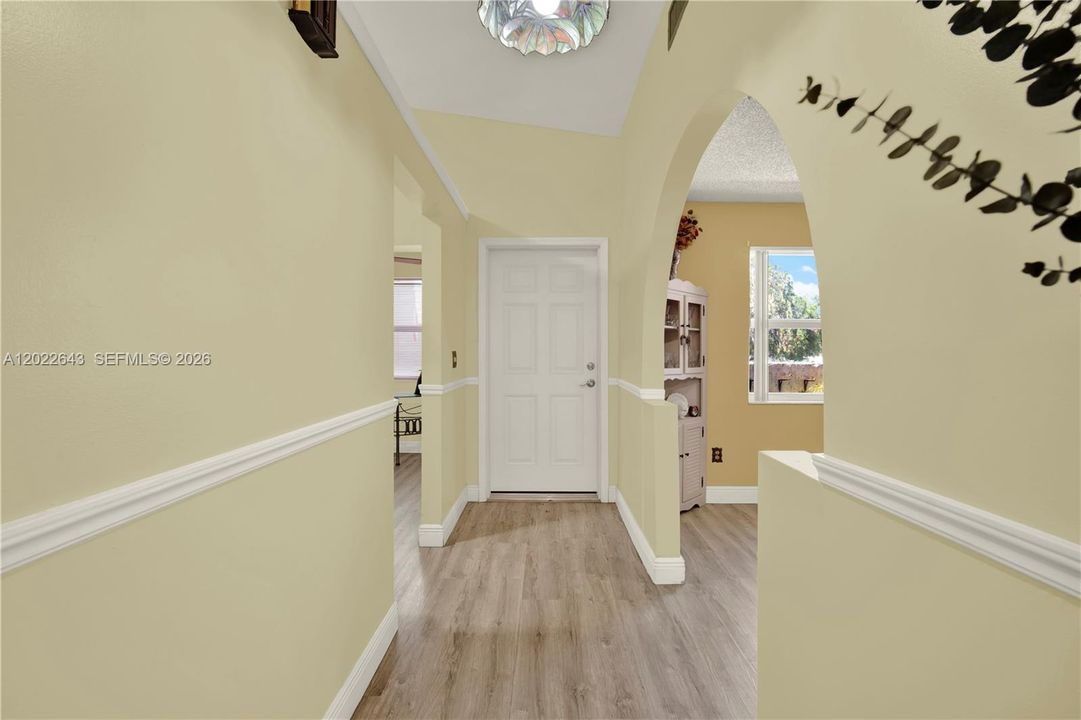 For Sale: $559,900 (3 beds, 2 baths, 1612 Square Feet)