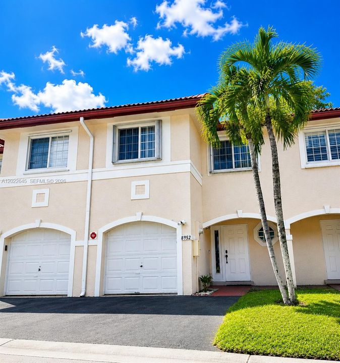 Activo con contrato: $360,000 (3 camas, 2 baños, 1473 Pies cuadrados)