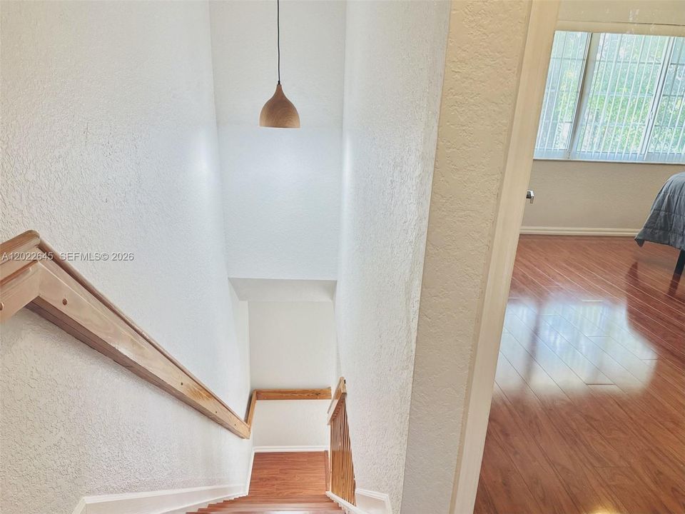 Activo con contrato: $360,000 (3 camas, 2 baños, 1473 Pies cuadrados)