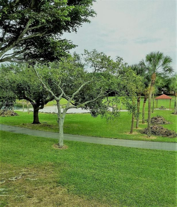 For Rent: $2,100 (2 beds, 2 baths, 770 Square Feet)