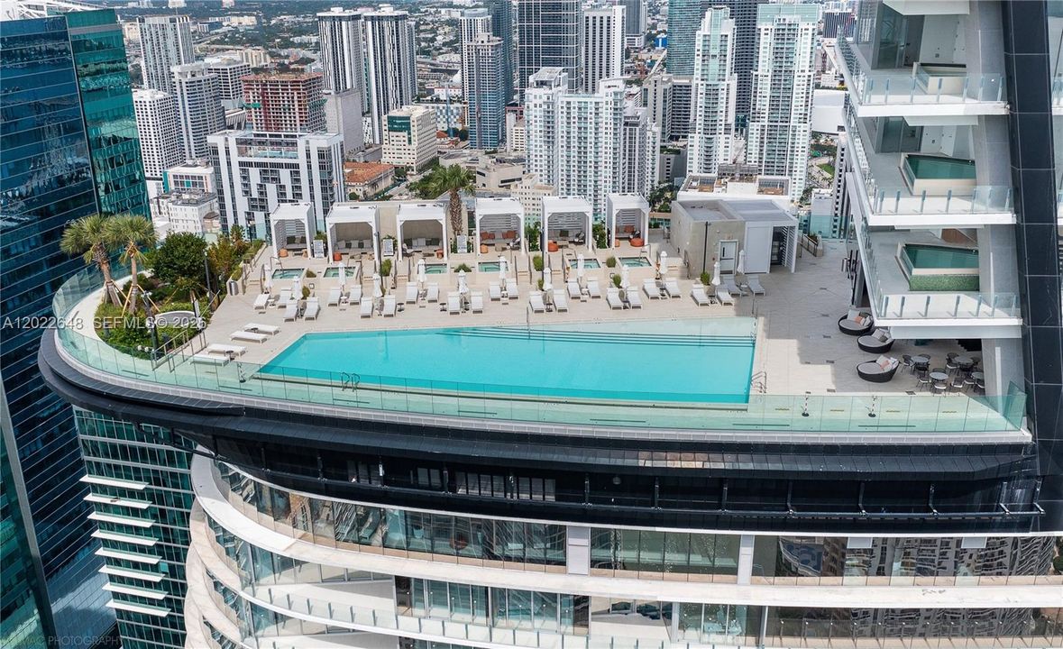 En Renta: $37,000 (3 camas, 5 baños, 3536 Pies cuadrados)