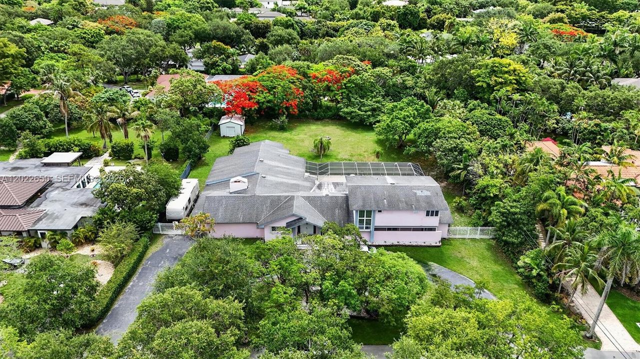 For Sale: $4,200,000 (7 beds, 6 baths, 6504 Square Feet)