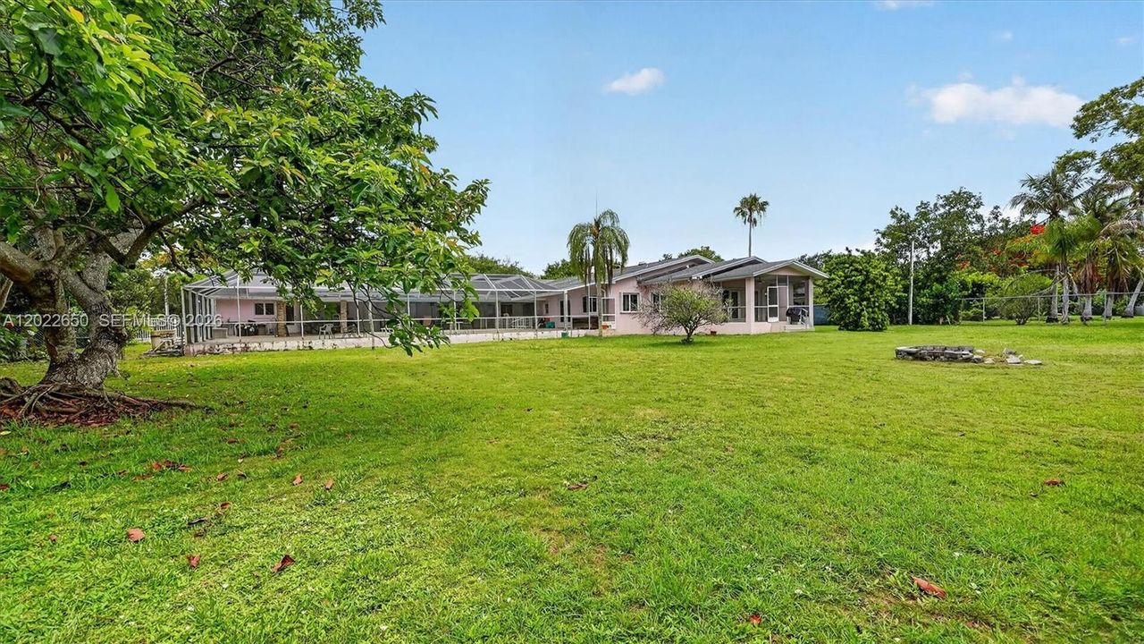 For Sale: $4,200,000 (7 beds, 6 baths, 6504 Square Feet)