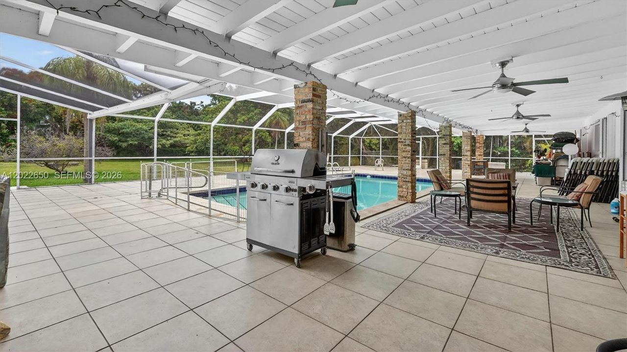 For Sale: $4,200,000 (7 beds, 6 baths, 6504 Square Feet)