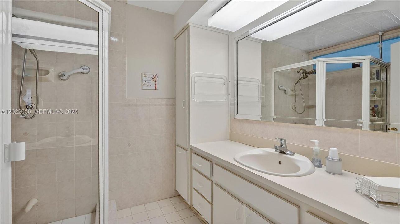 For Sale: $4,200,000 (7 beds, 6 baths, 6504 Square Feet)