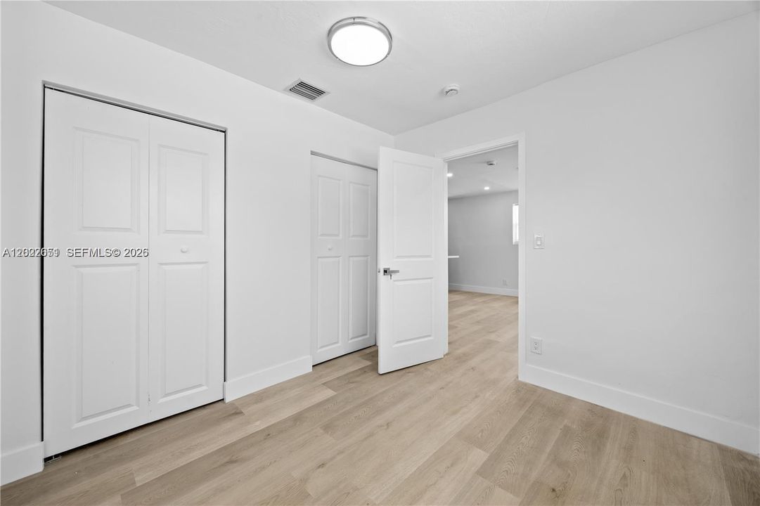 For Sale: $450,000 (4 beds, 2 baths, 1092 Square Feet)