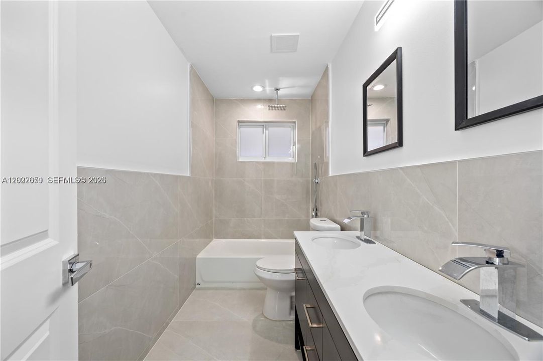 For Sale: $450,000 (4 beds, 2 baths, 1092 Square Feet)