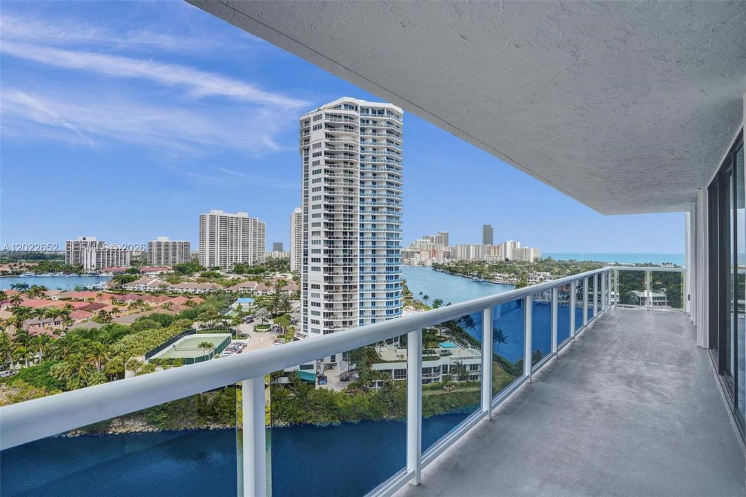 На продажу: $425,900 (2 спален, 2 ванн, 1033 Квадратных фут)